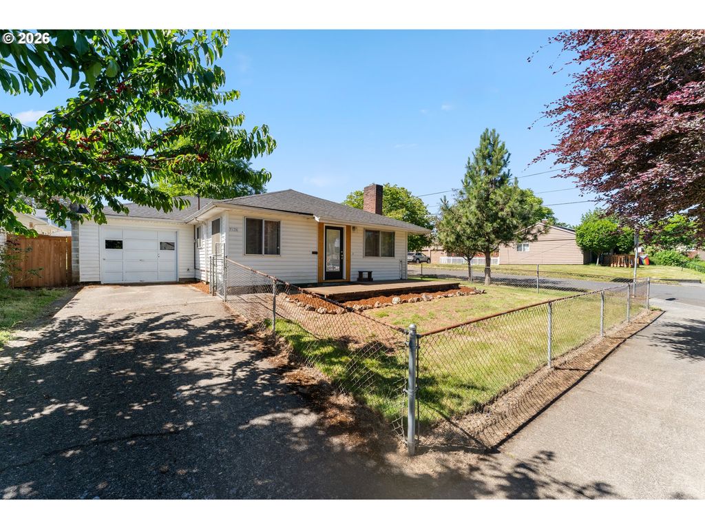 5136 N FESSENDEN St, Portland, OR 97203