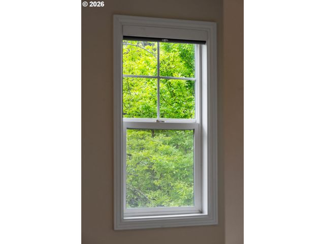 9222 N CHARLESTON Ave, Portland, OR 97203