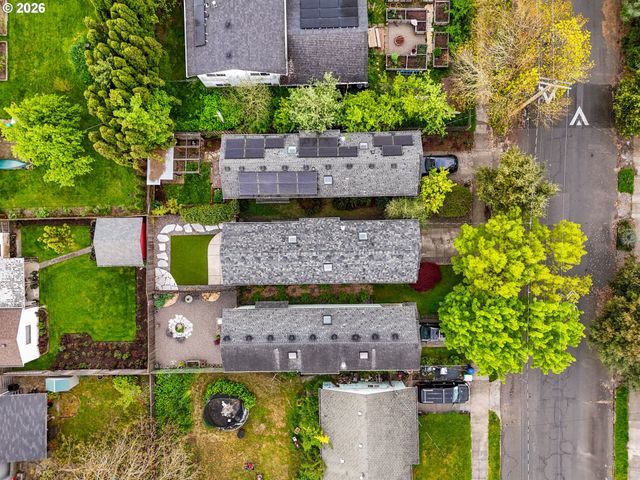 9222 N CHARLESTON Ave, Portland, OR 97203