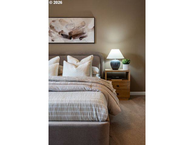 9222 N CHARLESTON Ave, Portland, OR 97203