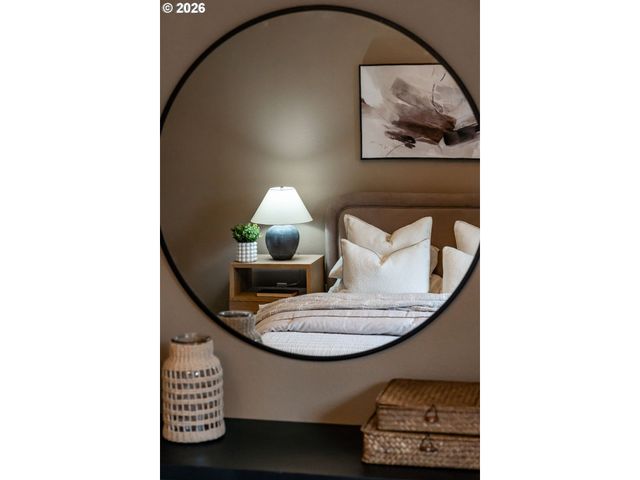 9222 N CHARLESTON Ave, Portland, OR 97203