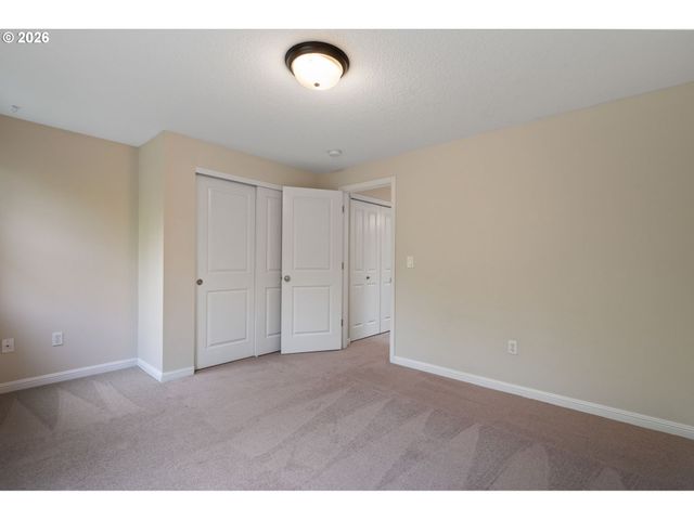 9222 N CHARLESTON Ave, Portland, OR 97203