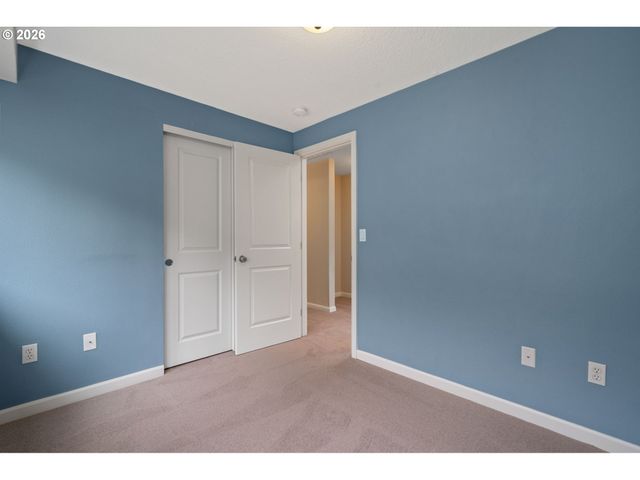 9222 N CHARLESTON Ave, Portland, OR 97203