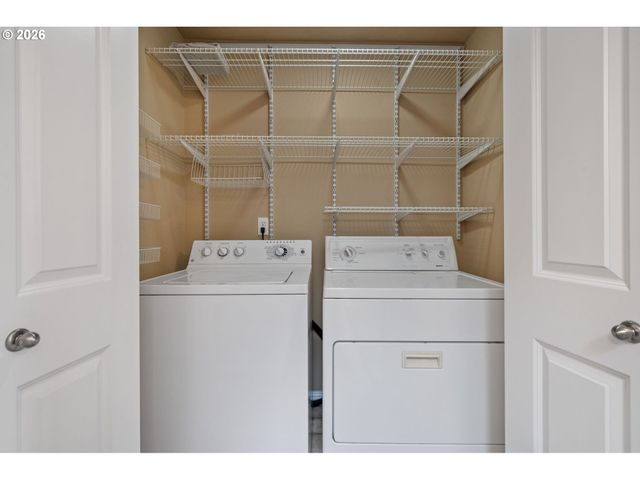 9222 N CHARLESTON Ave, Portland, OR 97203