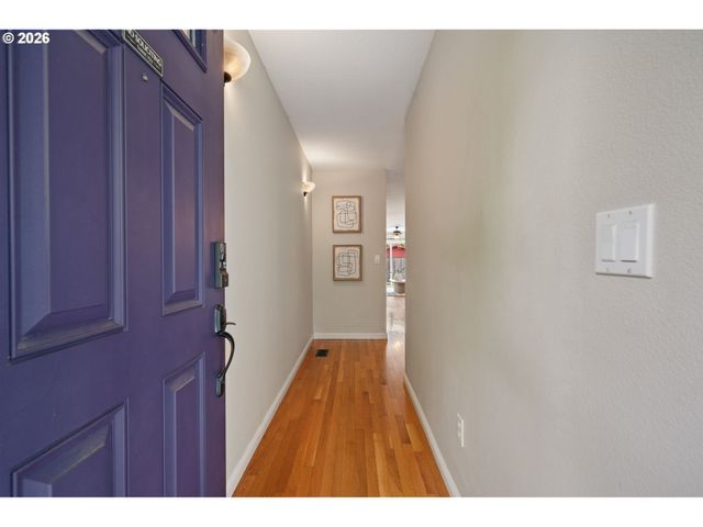 9222 N CHARLESTON Ave, Portland, OR 97203