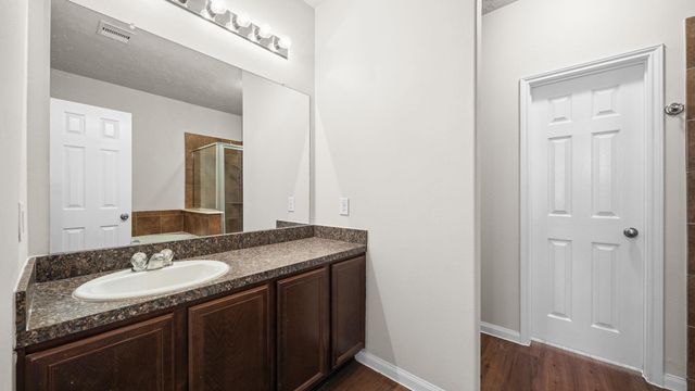 11246 Glenforest Drive, Montgomery, TX 77356