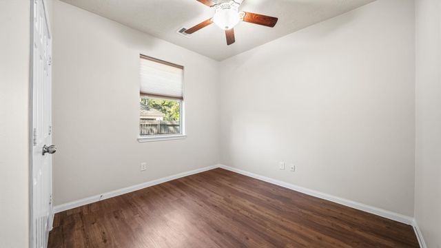 11246 Glenforest Drive, Montgomery, TX 77356