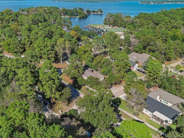11246 Glenforest Drive, Montgomery, TX 77356