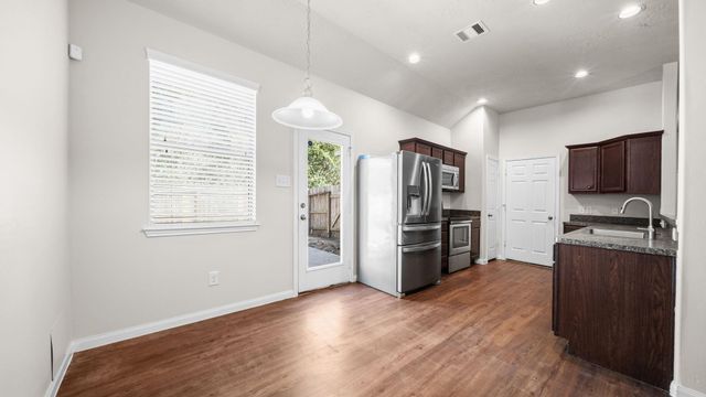 11246 Glenforest Drive, Montgomery, TX 77356
