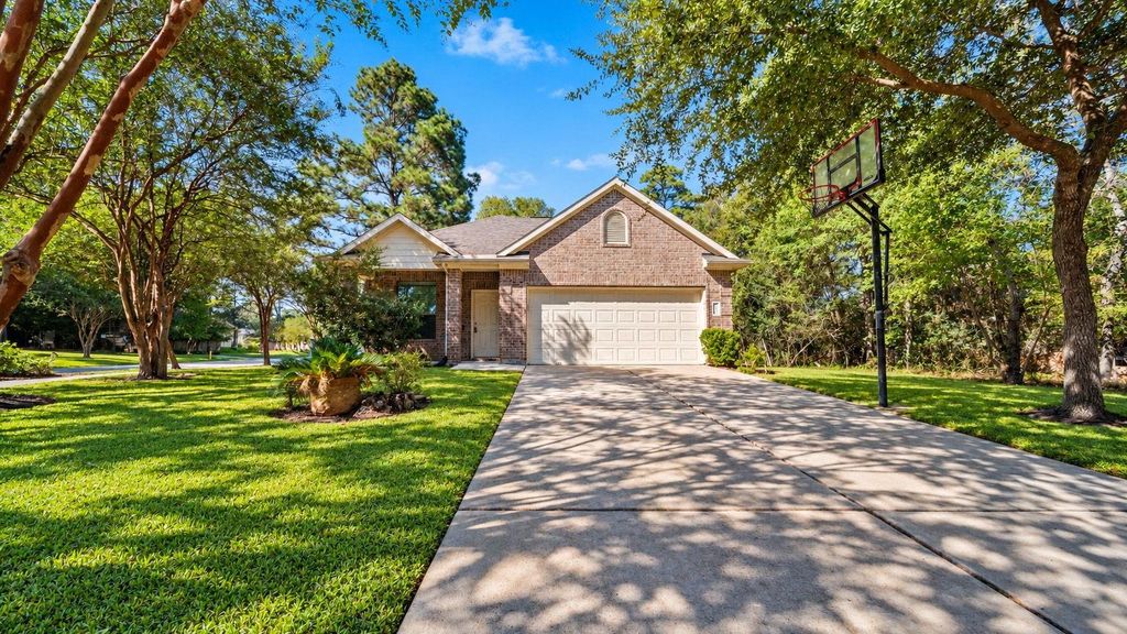 11246 Glenforest Drive, Montgomery, TX 77356