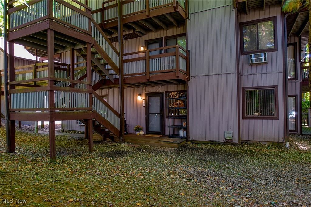 2195 Pinebrook Trail, Cuyahoga Falls, OH 44223