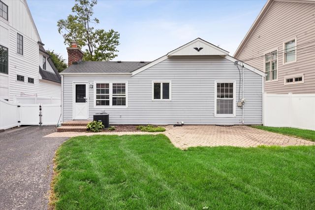 5309 Central Avenue, Western Springs, IL 60558