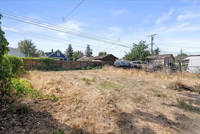 1807 W Chelan Ave, Spokane, WA 99205