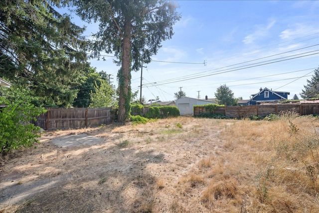 1807 W Chelan Ave, Spokane, WA 99205
