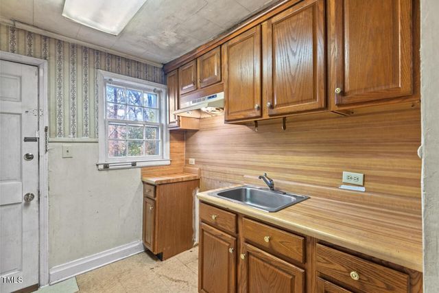 621 W Club Boulevard 2, Durham, NC 27701