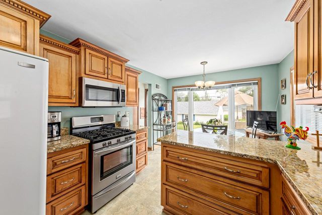 4315 N Alpine AVENUE, Shorewood, WI 53211