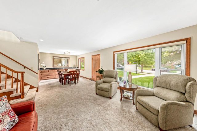 4315 N Alpine AVENUE, Shorewood, WI 53211