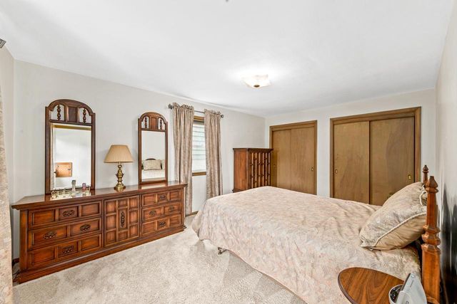 4315 N Alpine AVENUE, Shorewood, WI 53211