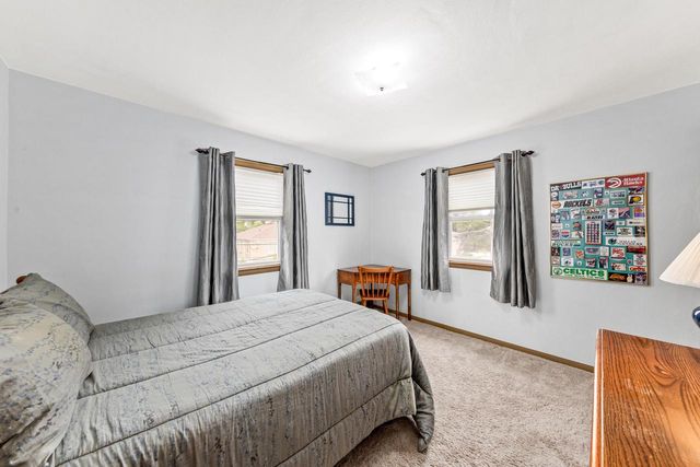 4315 N Alpine AVENUE, Shorewood, WI 53211