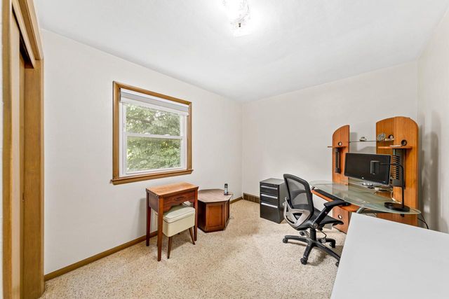 4315 N Alpine AVENUE, Shorewood, WI 53211