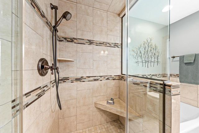 4315 N Alpine AVENUE, Shorewood, WI 53211