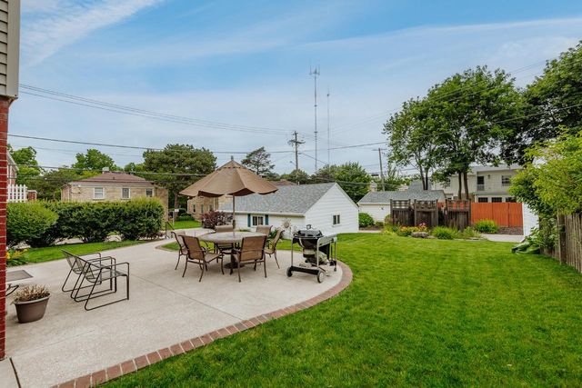 4315 N Alpine AVENUE, Shorewood, WI 53211