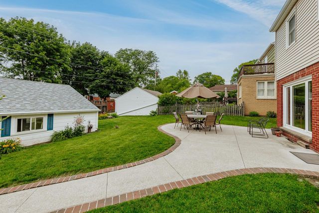 4315 N Alpine AVENUE, Shorewood, WI 53211