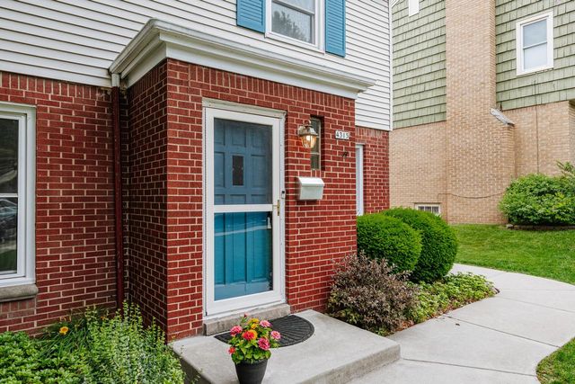 4315 N Alpine AVENUE, Shorewood, WI 53211