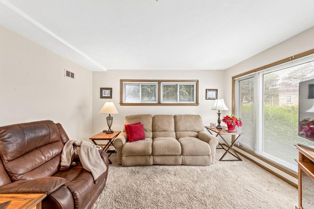 4315 N Alpine AVENUE, Shorewood, WI 53211