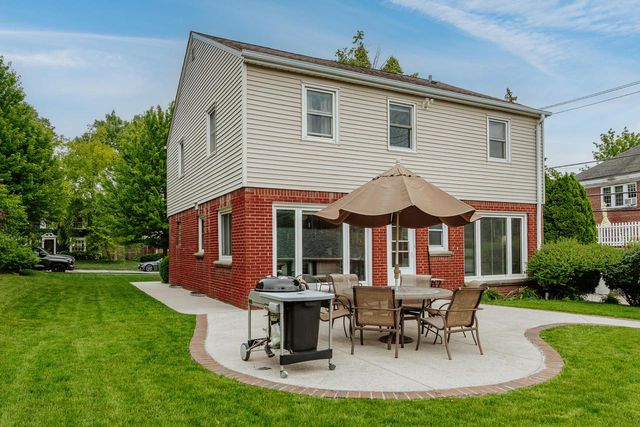 4315 N Alpine AVENUE, Shorewood, WI 53211