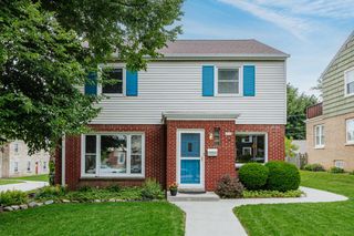 4315 N Alpine AVENUE, Shorewood, WI 53211