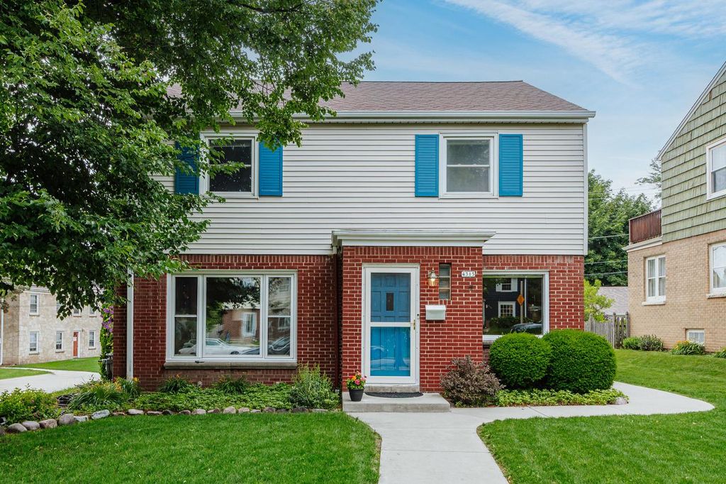4315 N Alpine AVENUE, Shorewood, WI 53211