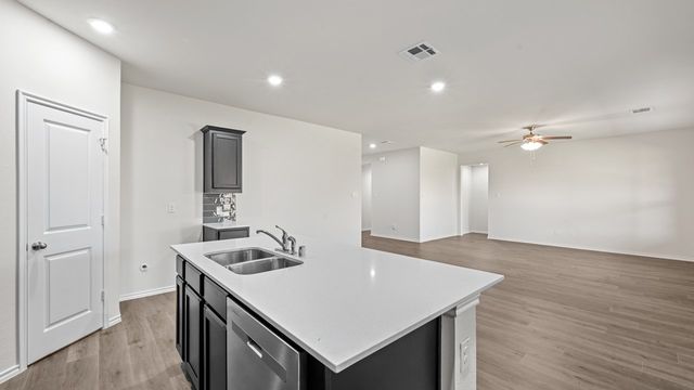 499 Sebastian Lane, Waxahachie, TX 75165