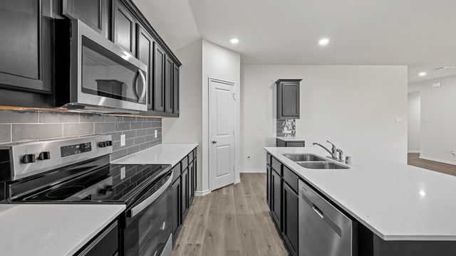 499 Sebastian Lane, Waxahachie, TX 75165