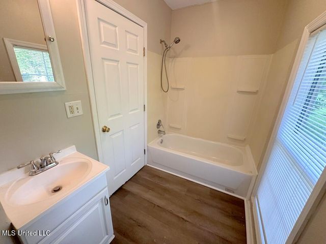 5448 Crepe Myrtle Drive, Jackson, MS 39206
