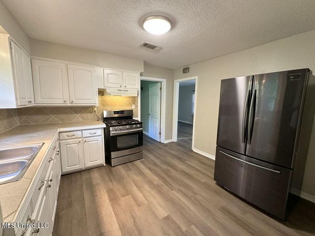 5448 Crepe Myrtle Drive, Jackson, MS 39206