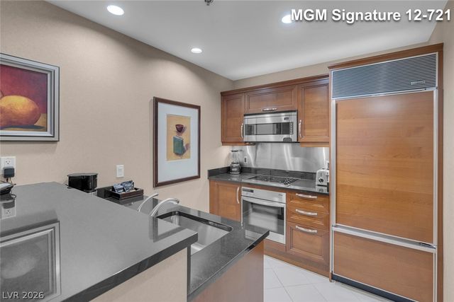 135 East Harmon Avenue 1221, Las Vegas, NV 89109
