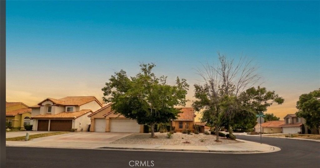 Image 2 of property listing at 12549 Gentle Breeze, Victorville, CA 92392