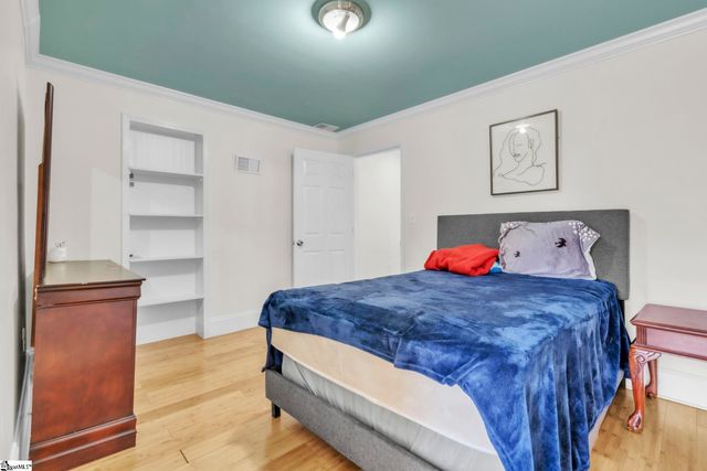 4 Henderson Street, Greenville, SC 29611