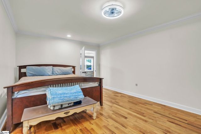 4 Henderson Street, Greenville, SC 29611