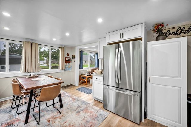 7476 Pinehurst Drive, Mentor On The Lake, OH 44060