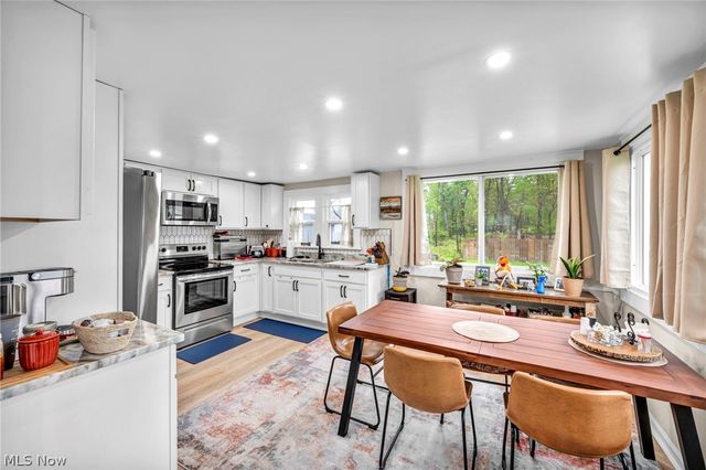 7476 Pinehurst Drive, Mentor On The Lake, OH 44060