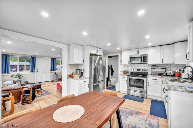 7476 Pinehurst Drive, Mentor On The Lake, OH 44060