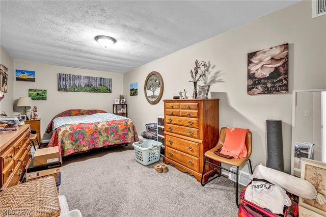 7476 Pinehurst Drive, Mentor On The Lake, OH 44060