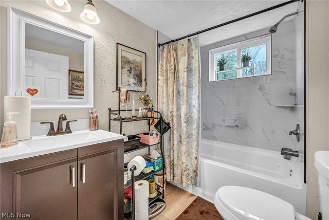 7476 Pinehurst Drive, Mentor On The Lake, OH 44060