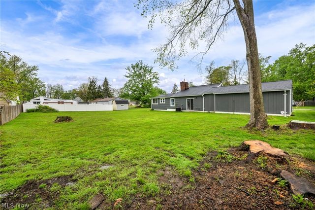 7476 Pinehurst Drive, Mentor On The Lake, OH 44060