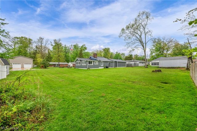 7476 Pinehurst Drive, Mentor On The Lake, OH 44060