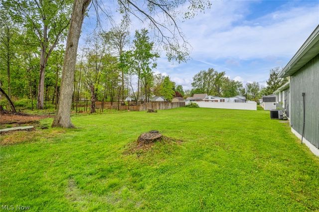 7476 Pinehurst Drive, Mentor On The Lake, OH 44060