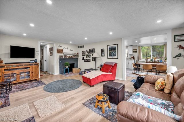 7476 Pinehurst Drive, Mentor On The Lake, OH 44060