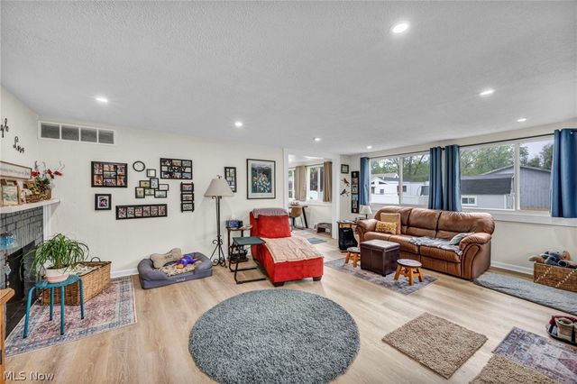 7476 Pinehurst Drive, Mentor On The Lake, OH 44060